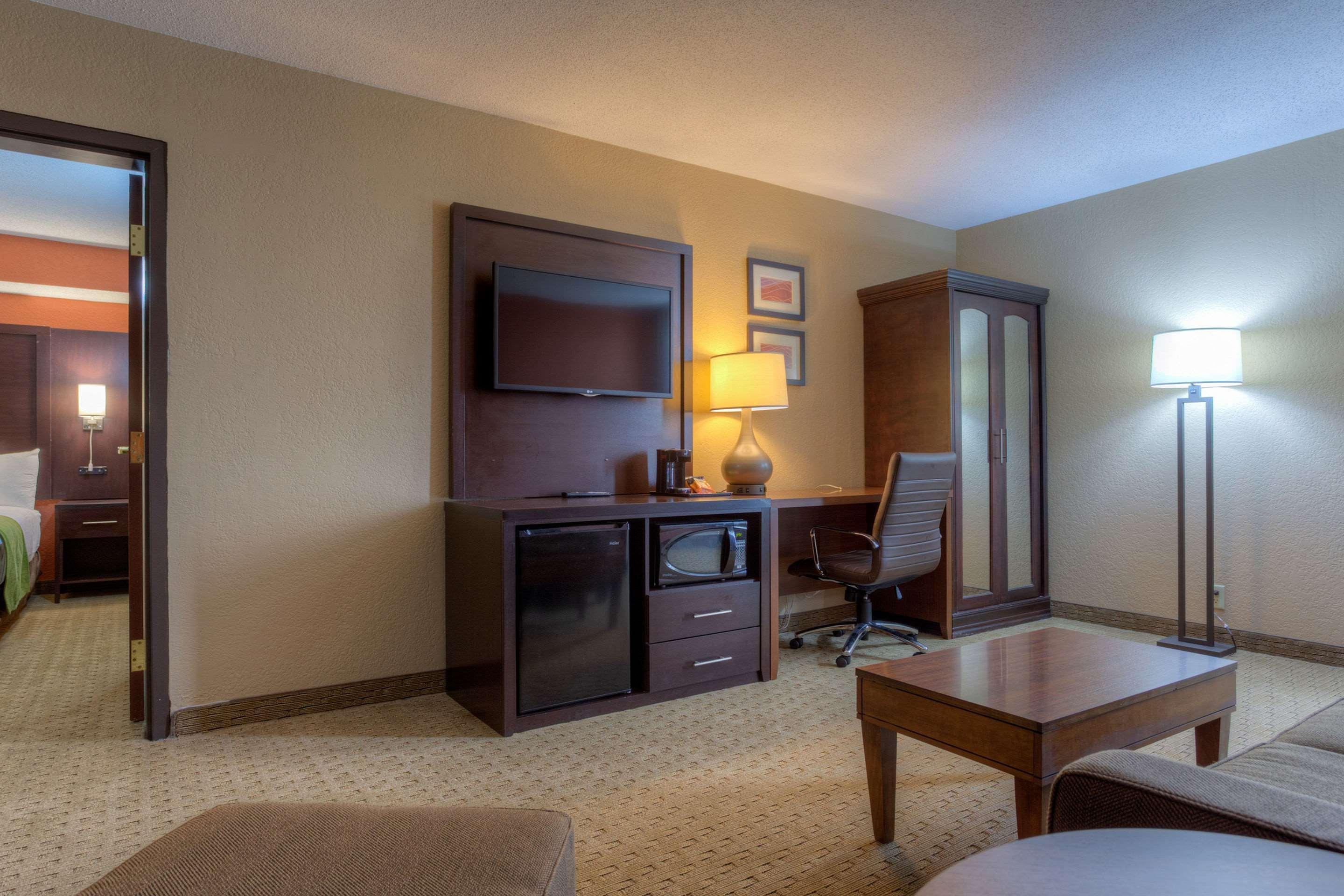 Comfort Inn & Suites Evansville Airport Εξωτερικό φωτογραφία