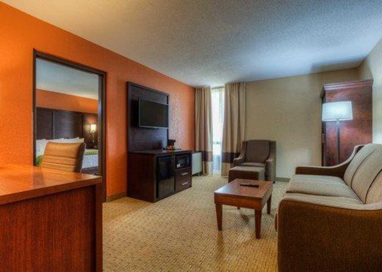 Comfort Inn & Suites Evansville Airport Εξωτερικό φωτογραφία