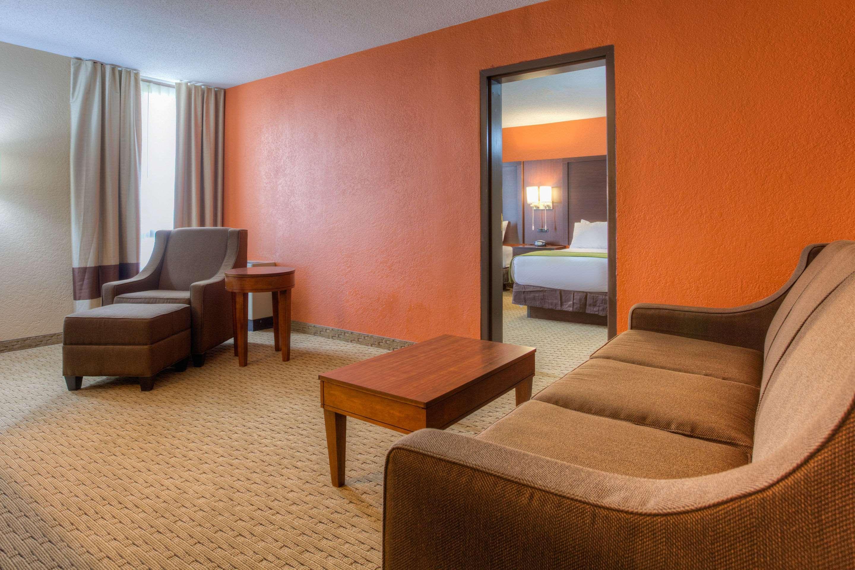 Comfort Inn & Suites Evansville Airport Εξωτερικό φωτογραφία