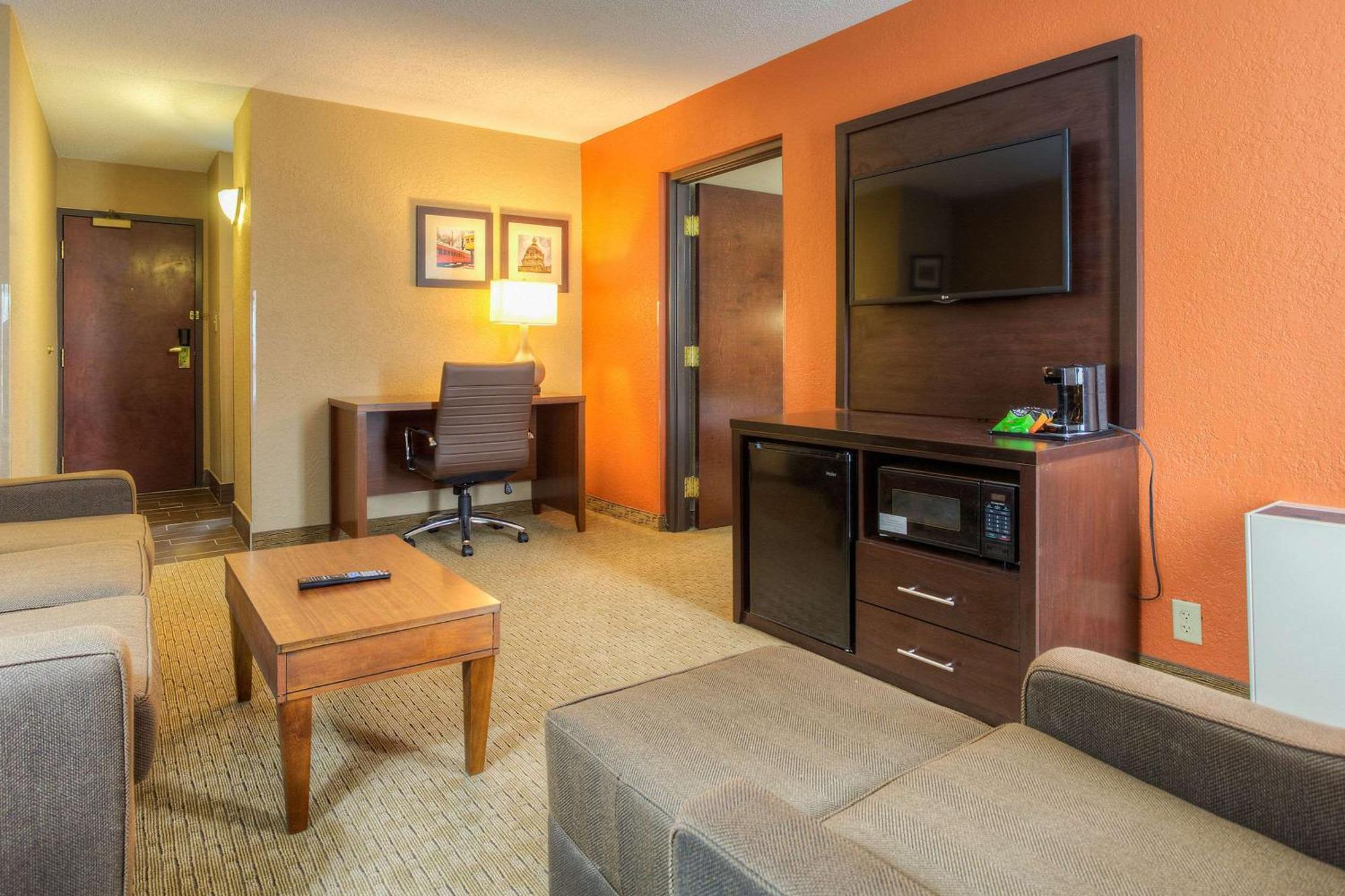 Comfort Inn & Suites Evansville Airport Εξωτερικό φωτογραφία