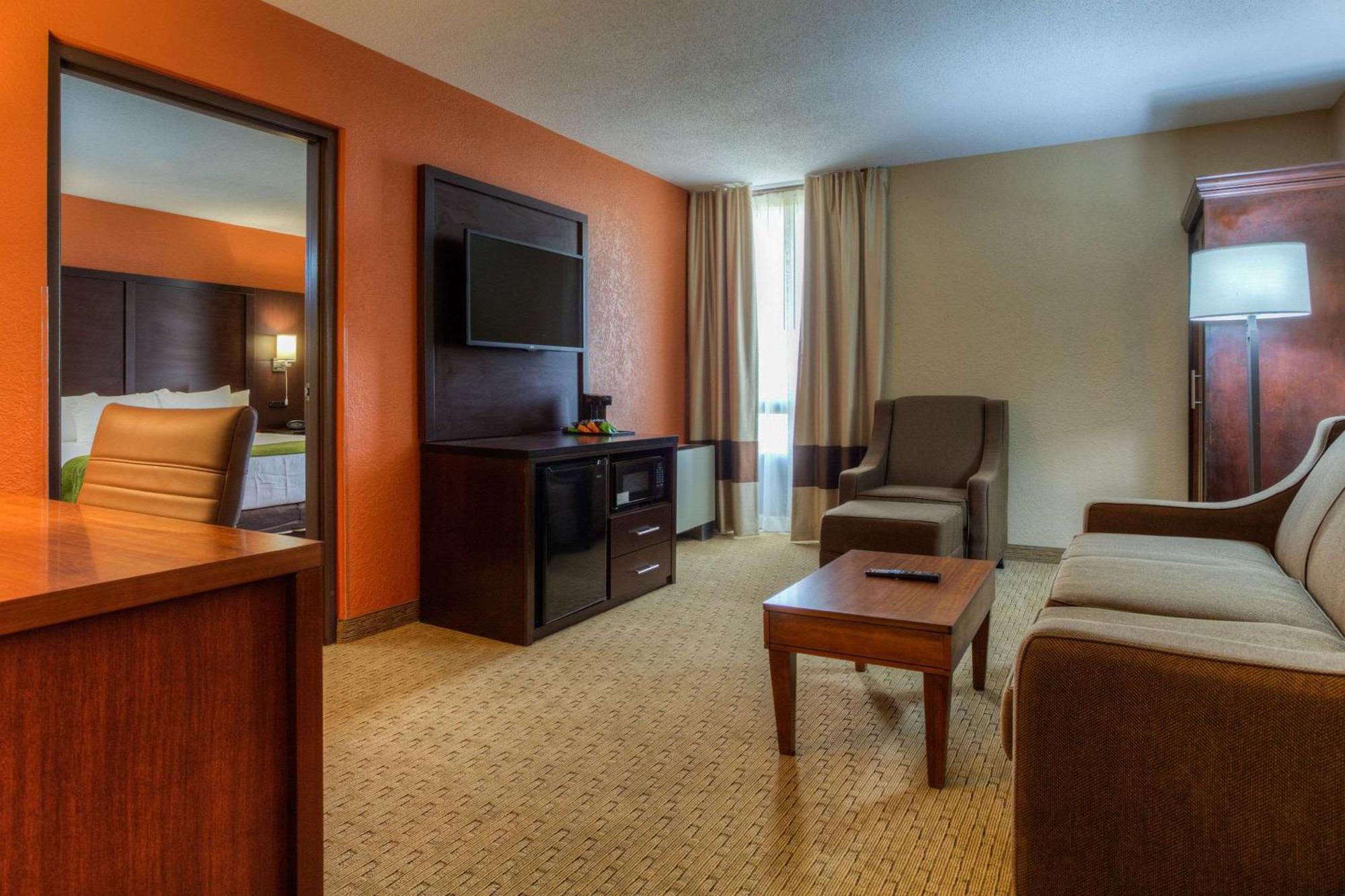 Comfort Inn & Suites Evansville Airport Εξωτερικό φωτογραφία