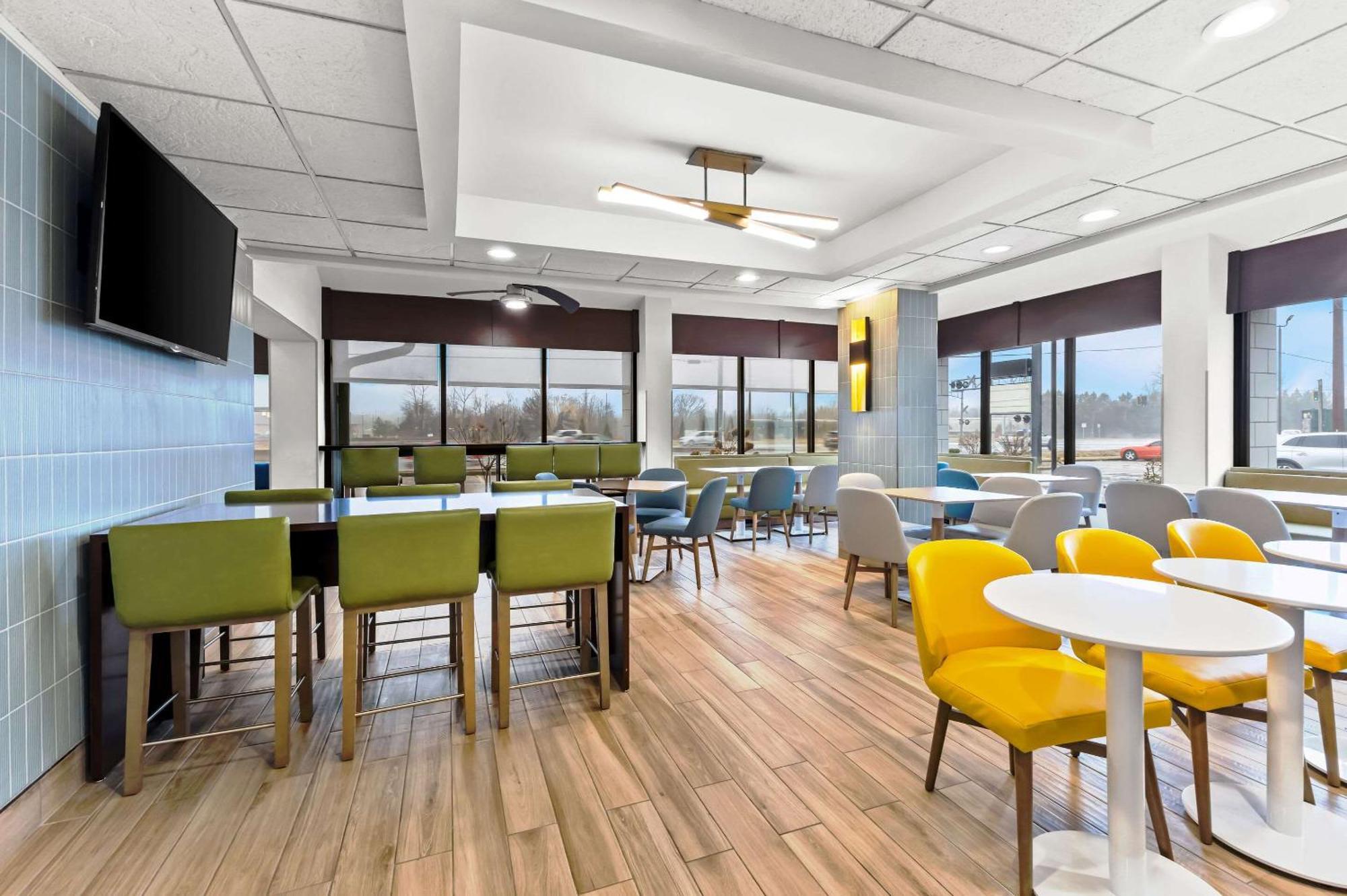 Comfort Inn & Suites Evansville Airport Εξωτερικό φωτογραφία