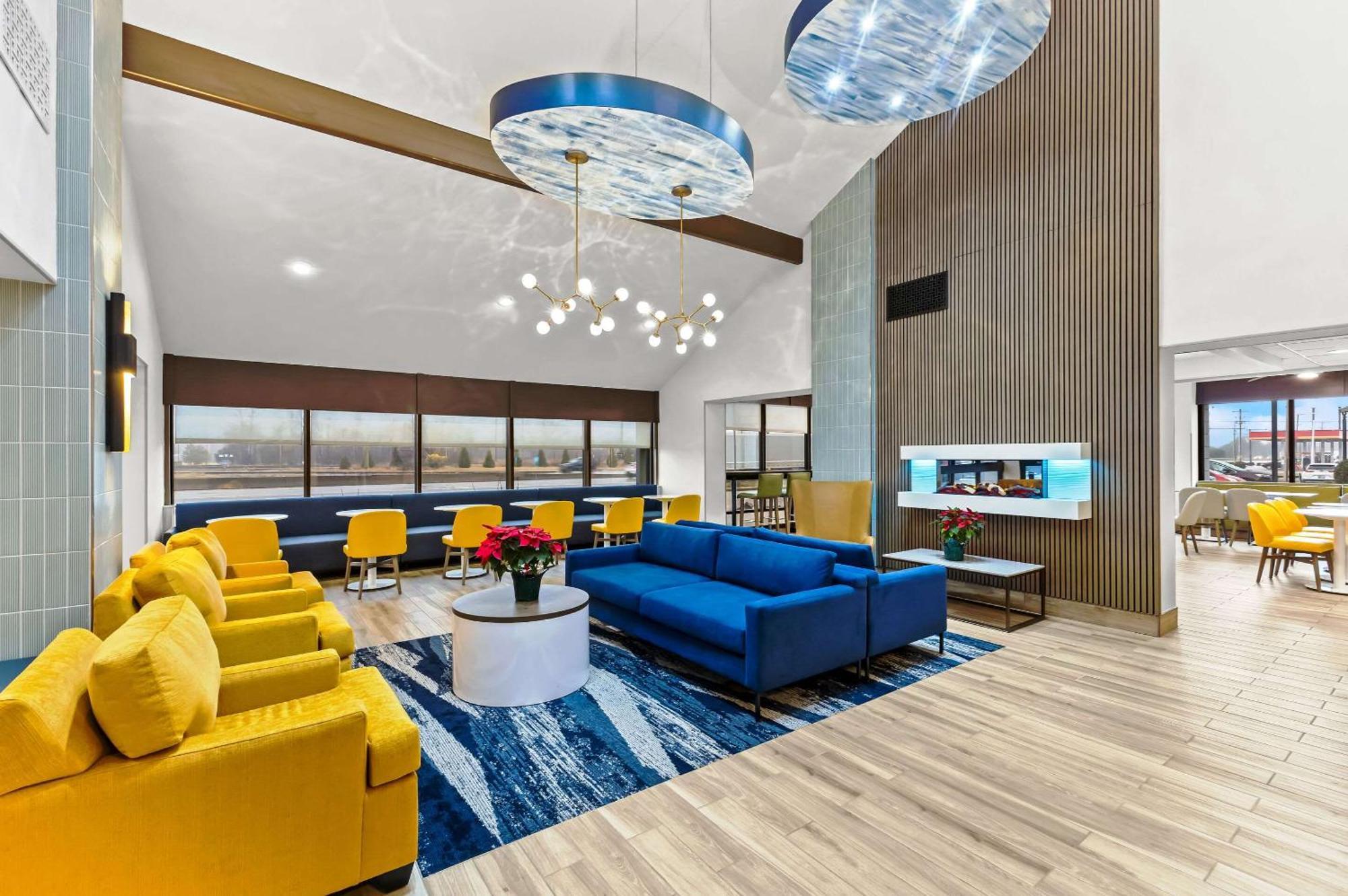 Comfort Inn & Suites Evansville Airport Εξωτερικό φωτογραφία